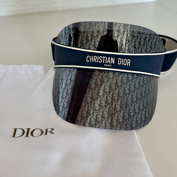 Christian Dior  Christian dior, Christian dior logo, Classy logos